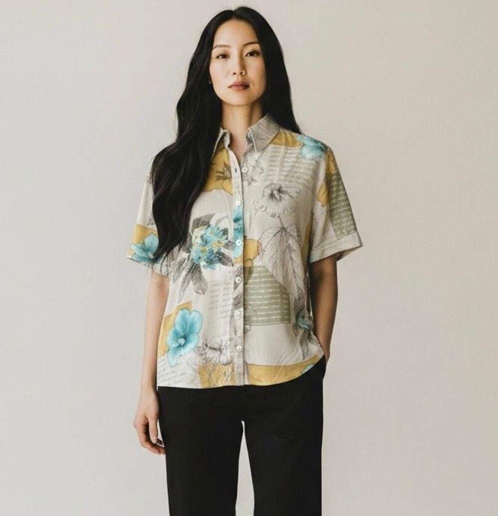 Caribbean Joe Hawaiian Shirt Womens Size Small Multi Floral Rayon Button Down